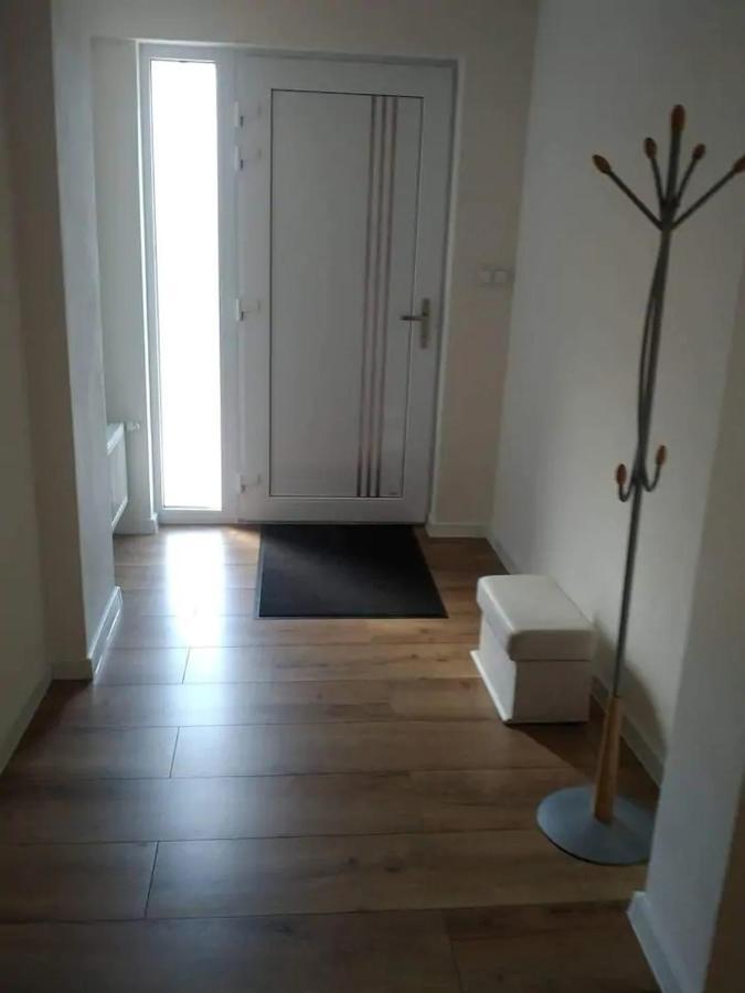 Slnecny Apartmanovy Dom Oslany 外观 照片